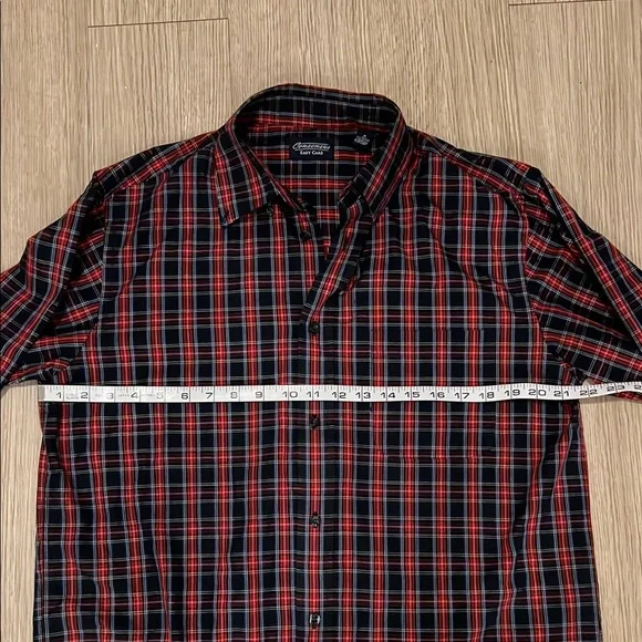 Consensus Size Medium Classic Red Plaid Men's Shirt - Picture 4 of 6